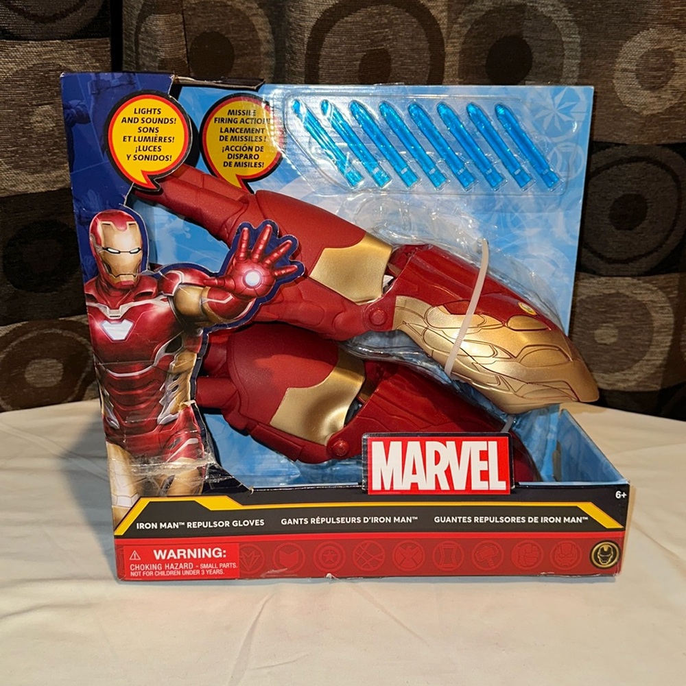 DISNEYPARKS MARVEL EXCLUSIVE- IRON MAN REPULSOR GLOVE